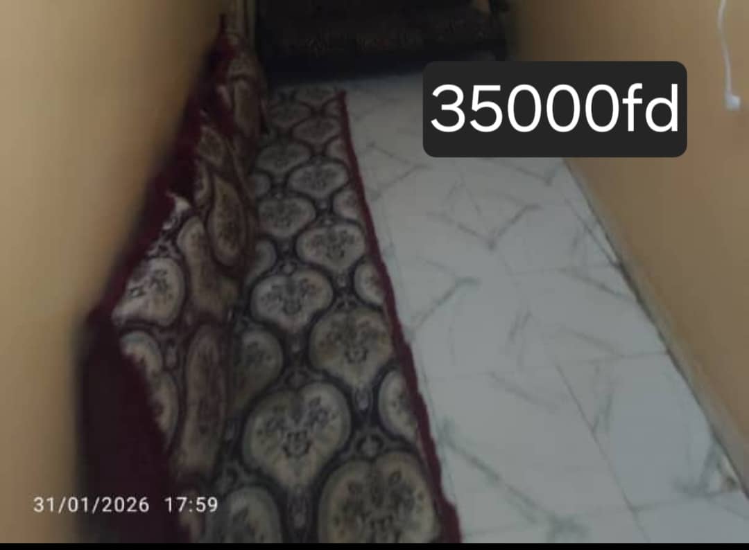 Ensemble de meubles et électroménagers en bon état à vendre