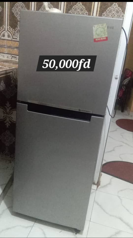 Ensemble de meubles et électroménagers en bon état à vendre