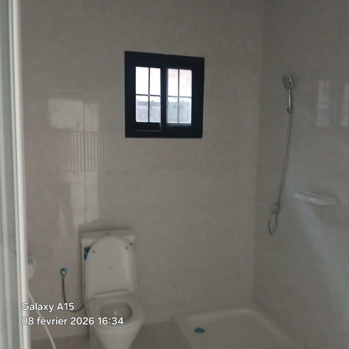 2 appartements R+1 avec parking à louer à Haramous