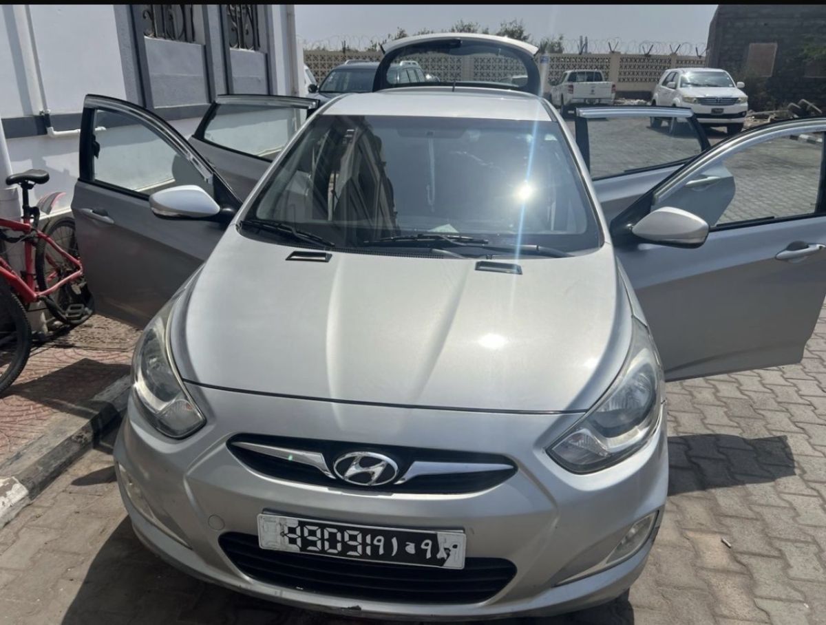Hyundai Accent 2014, diesel, boîte automatique, excellent état