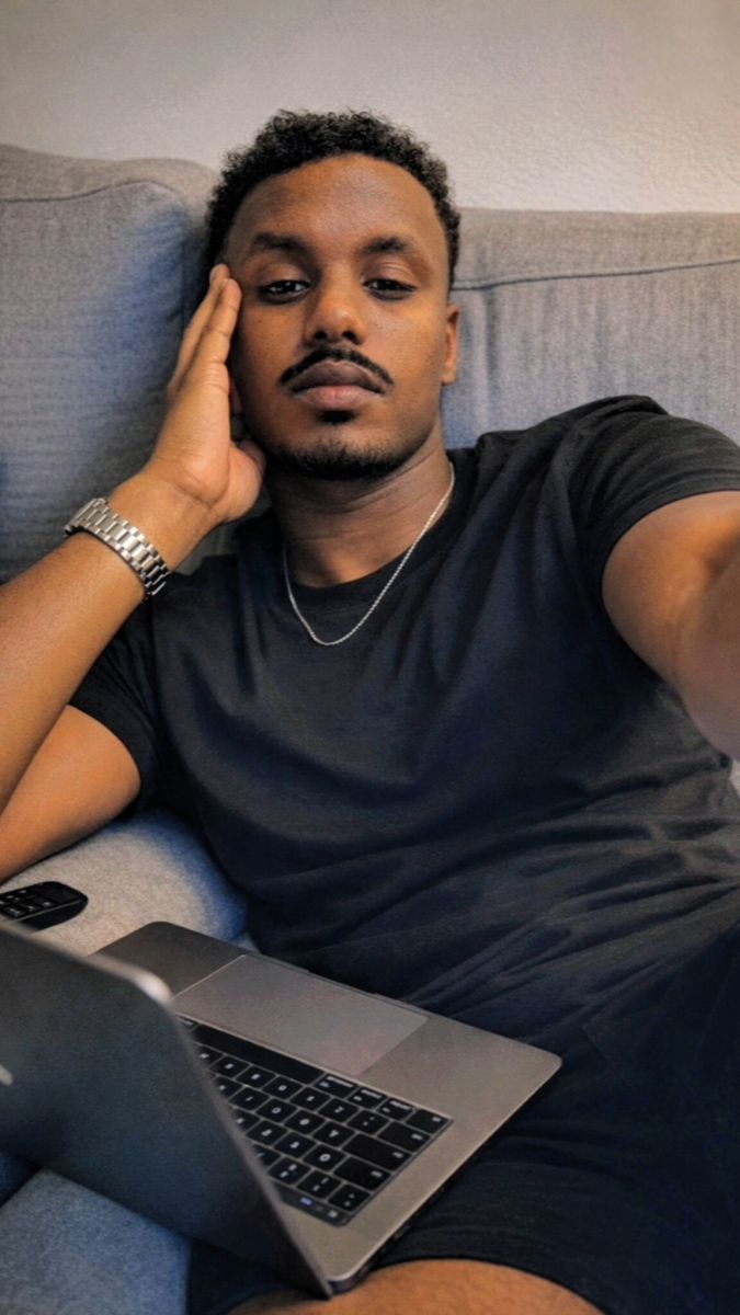 Chauffeur professionnel avec permis B et C disponible pour emploi