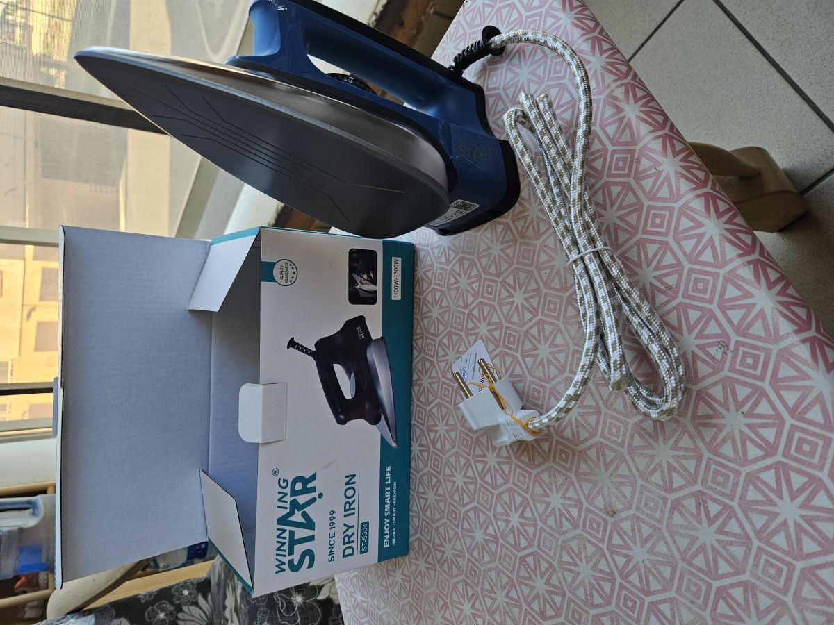 Fer à repasser neuf, facile à utiliser