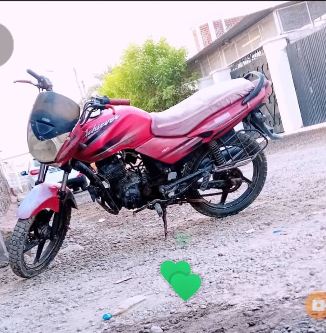 Moto Hero Achiever en bon état