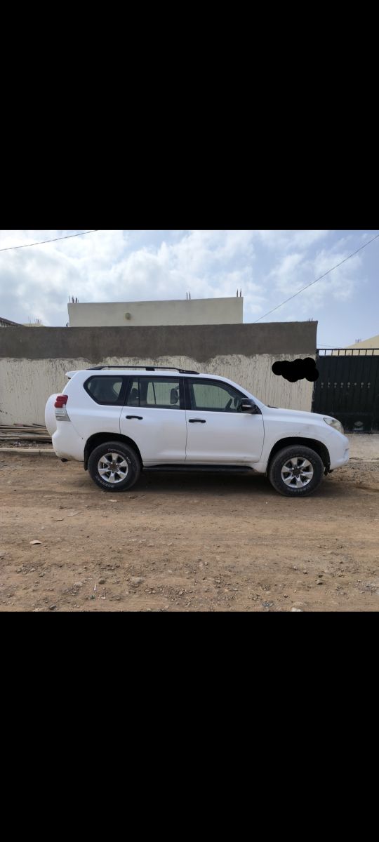 Toyota Land Cruiser Prado TX 2010, climatisée, boîte manuelle