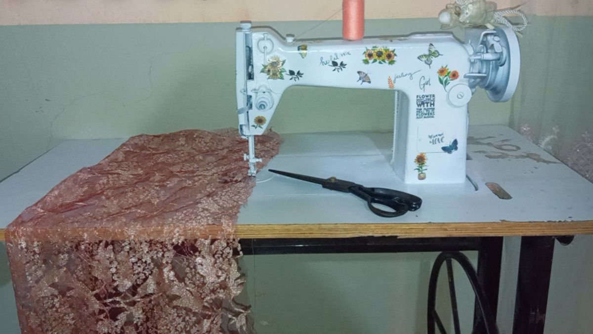 Machine à coudre Juki manuelle et électrique, excellent état