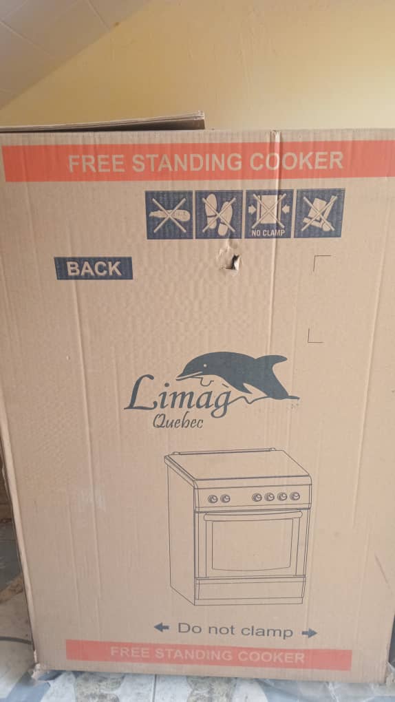 Four neuf avec emballage