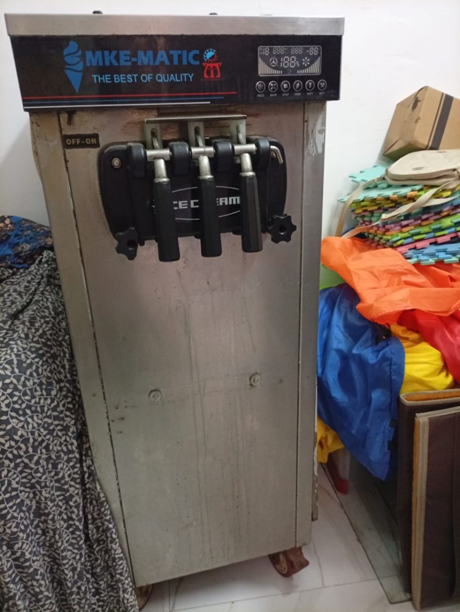 Machine à Glace en parfait état, prix négociable