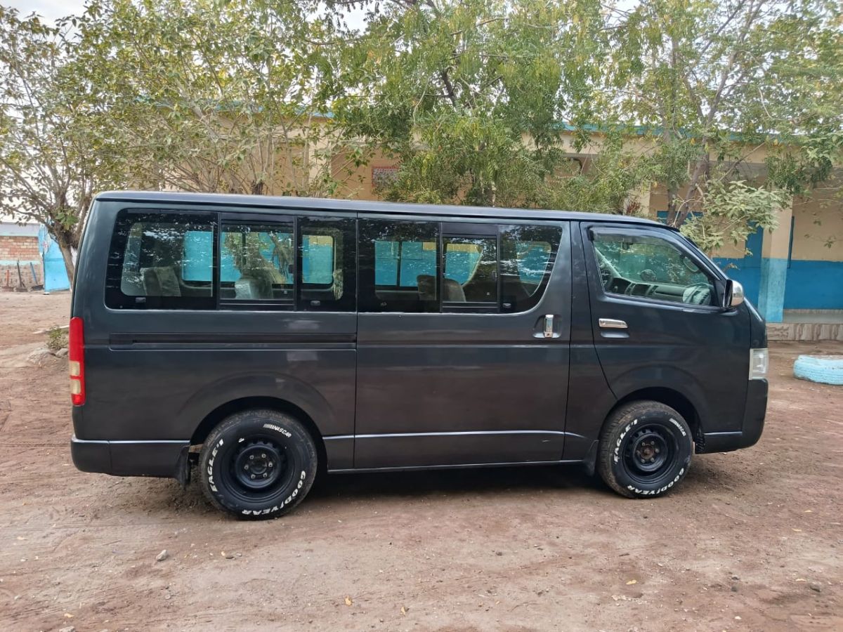 Toyota Mini Bus 2017 en excellent état