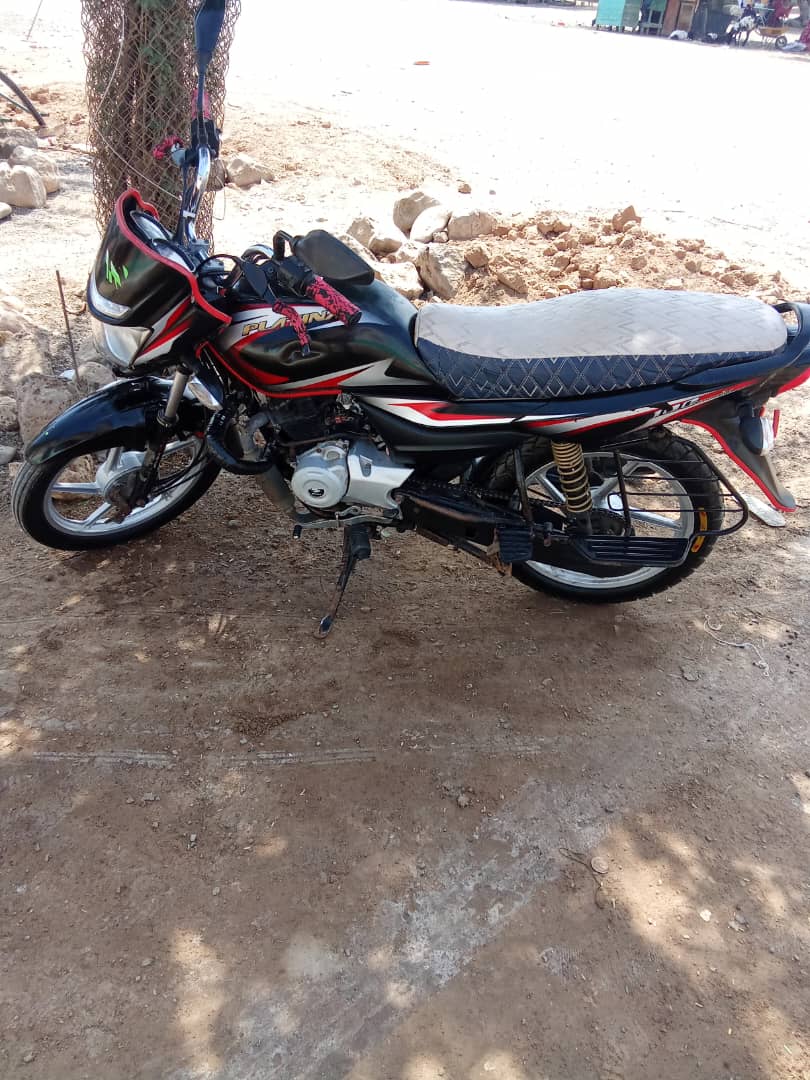 Moto Platina en excellent état