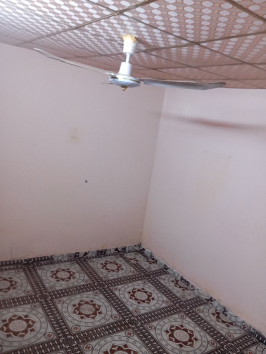 Studio à louer à Hayableh, chambre, toilette, cuisine