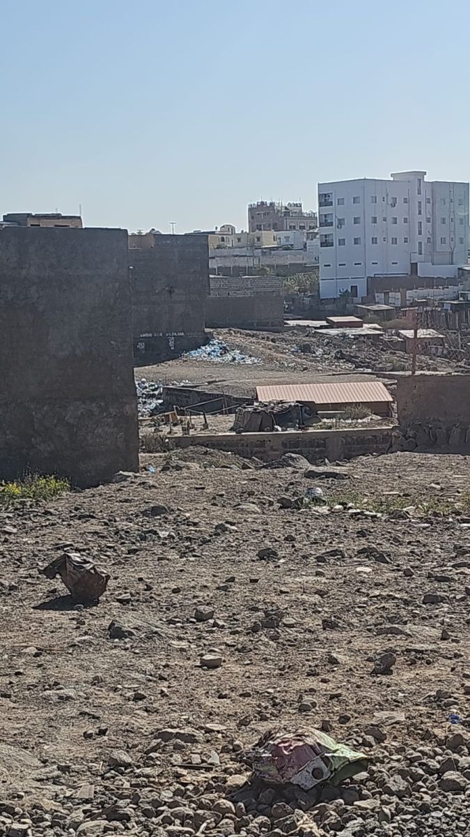 Terrain bien placé à alrahma, proximité route, 200 m², titre foncier