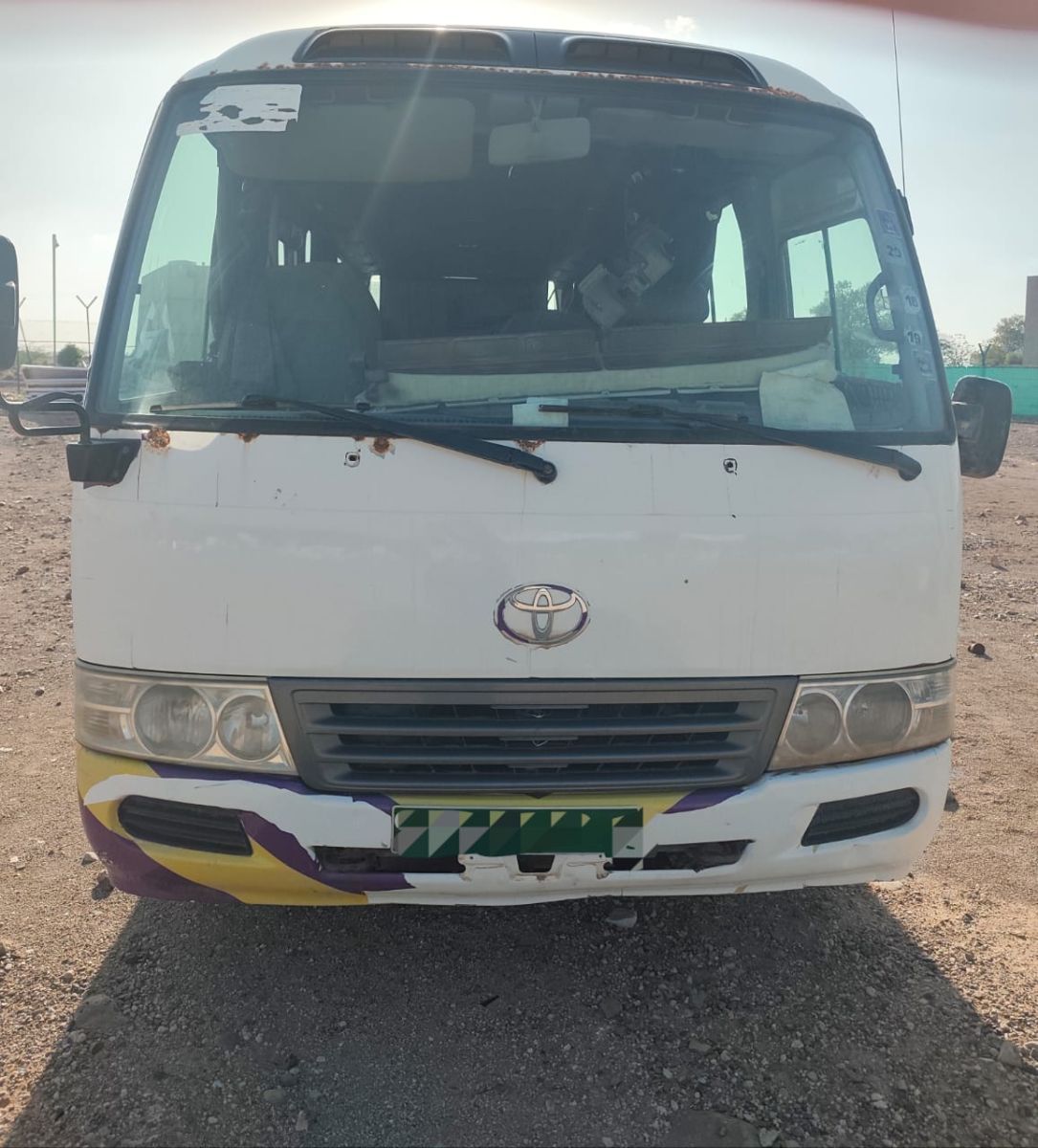 Toyota Bus 35 places, bon état, idéal pour transport scolaire ou touristique