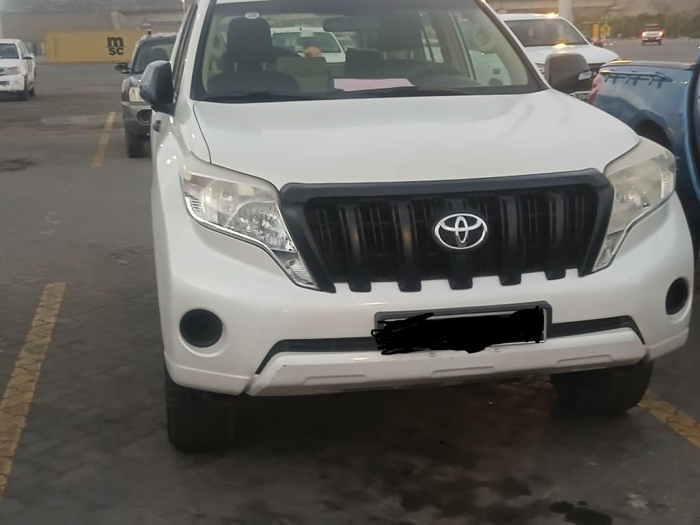 4 VOITURES A VENDRE, Toyota Corolla Cross 2023, Hyundai Santa Fe 2016, Toyota Land Cruiser Prado 2018 et Toyota Fortuner 2019 à vendre