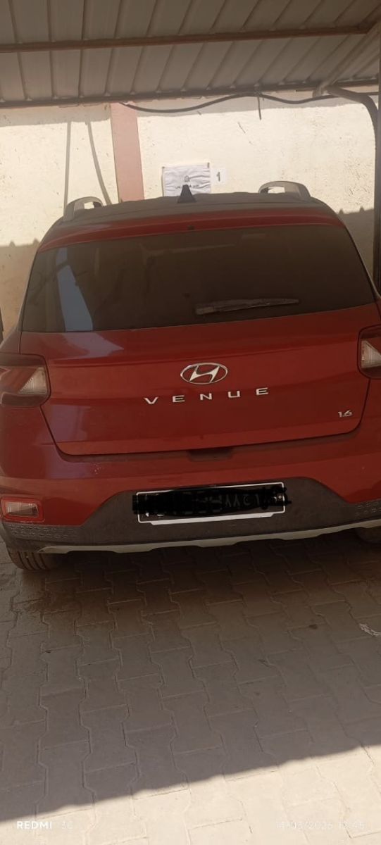 4 VOITURES , HYUNDAI VENUE 2021 & TOYOTA LANDCRUISER PRADO 2021 & NISSAN KICKS 2019, FORTUNER 2019 excellent état