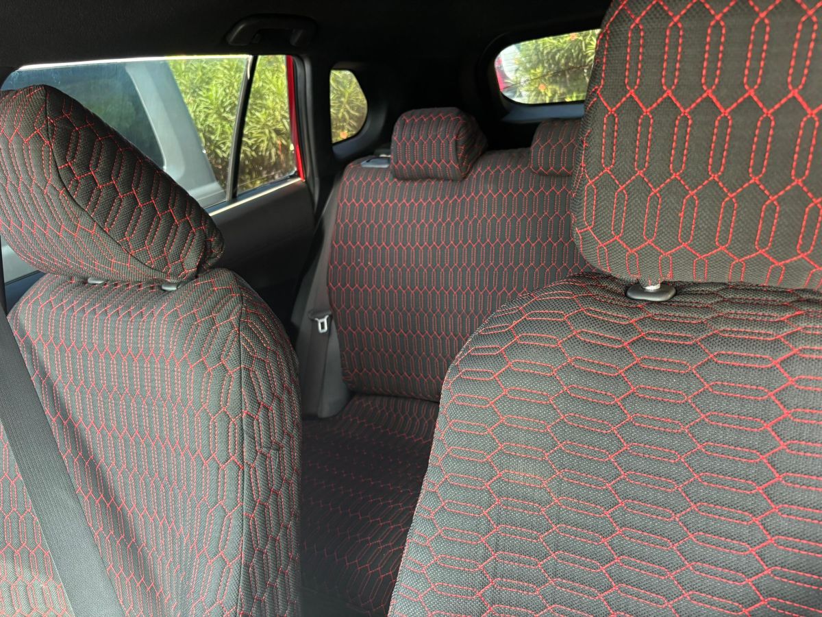 4 VOITURES , TOYOTA COROLLA CROSS 2023 & HYUNDAI SANTA FEE 2016 & TOYOTA LANDCRUISER PRADO 2021 & Toyota FORTUNER 2019 bon prix