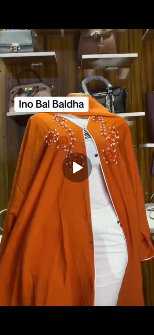 Abaya pour la Eid al-Fitr disponible