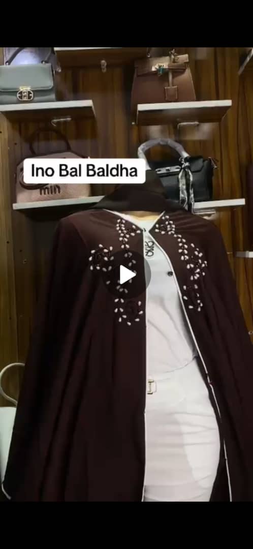 Abaya pour la Eid al-Fitr disponible