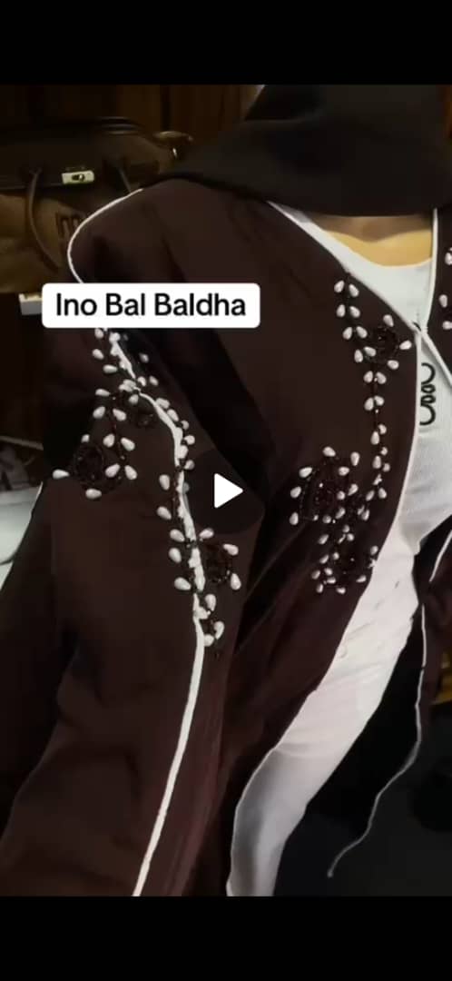 Abaya pour la Eid al-Fitr disponible