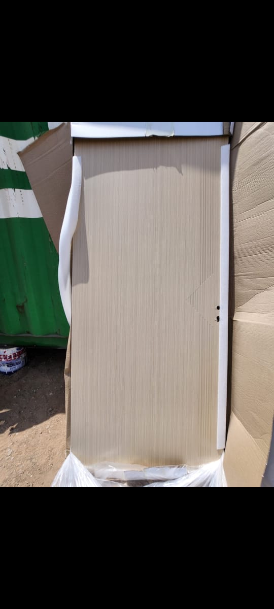 Portes MDF anti-chaleur avec cadre complet de haute qualité