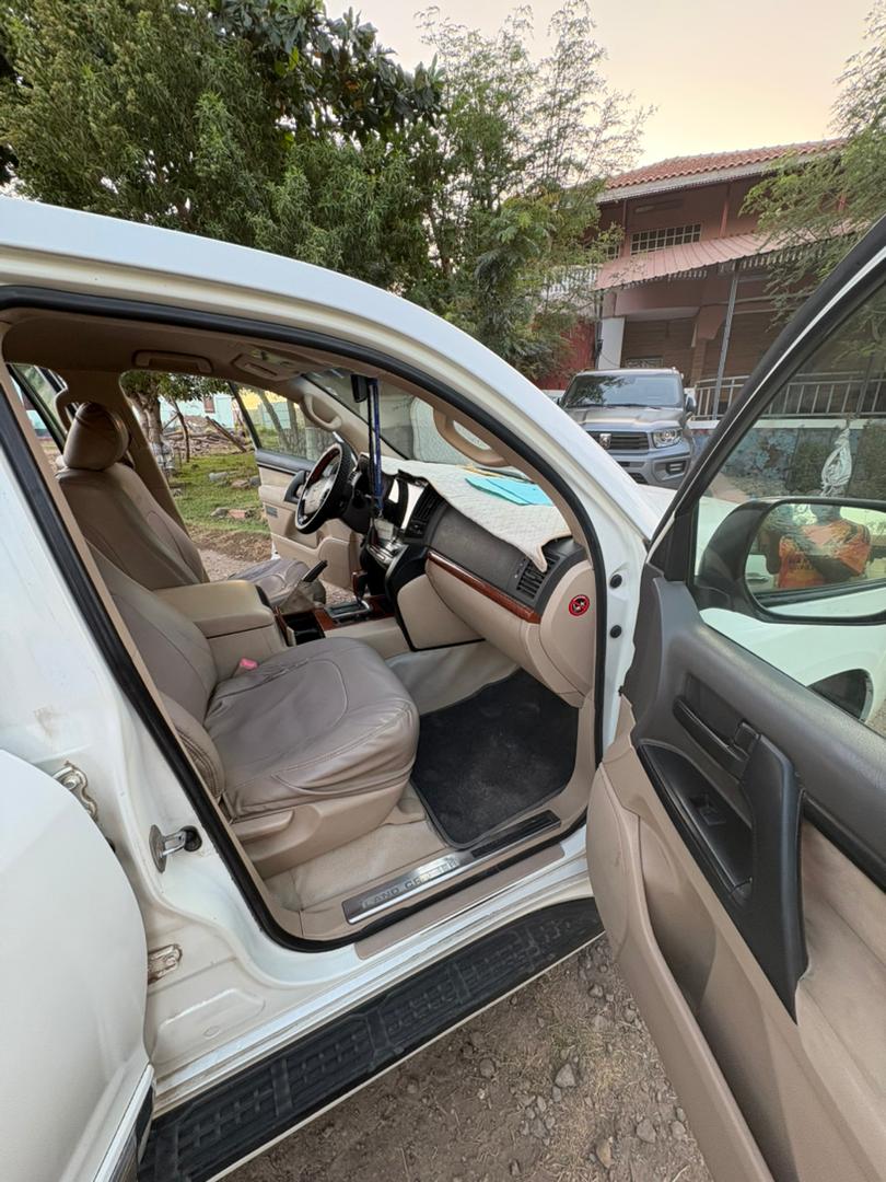 Toyota Land Cruiser V8 2015, diesel, 250 000 km, 4x4, excellent état