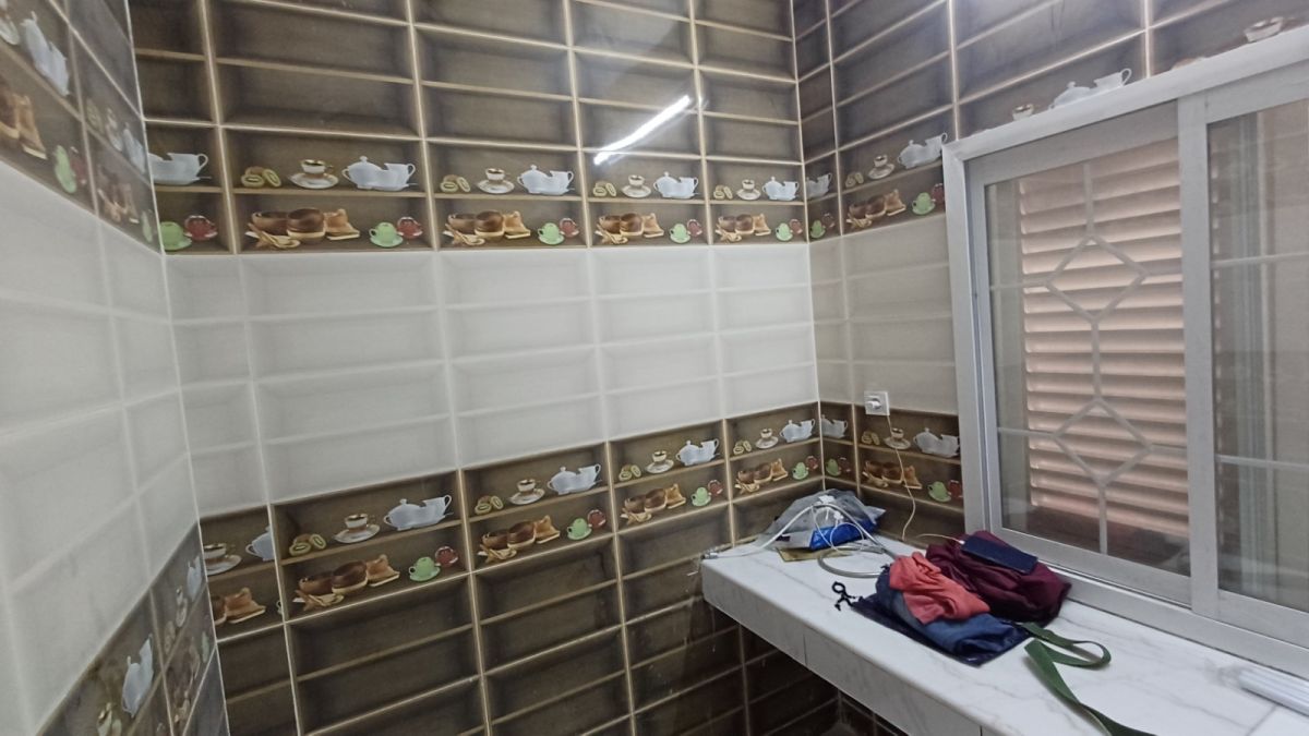 Local commercial 40 m² et appartement F3 à Gabode 2