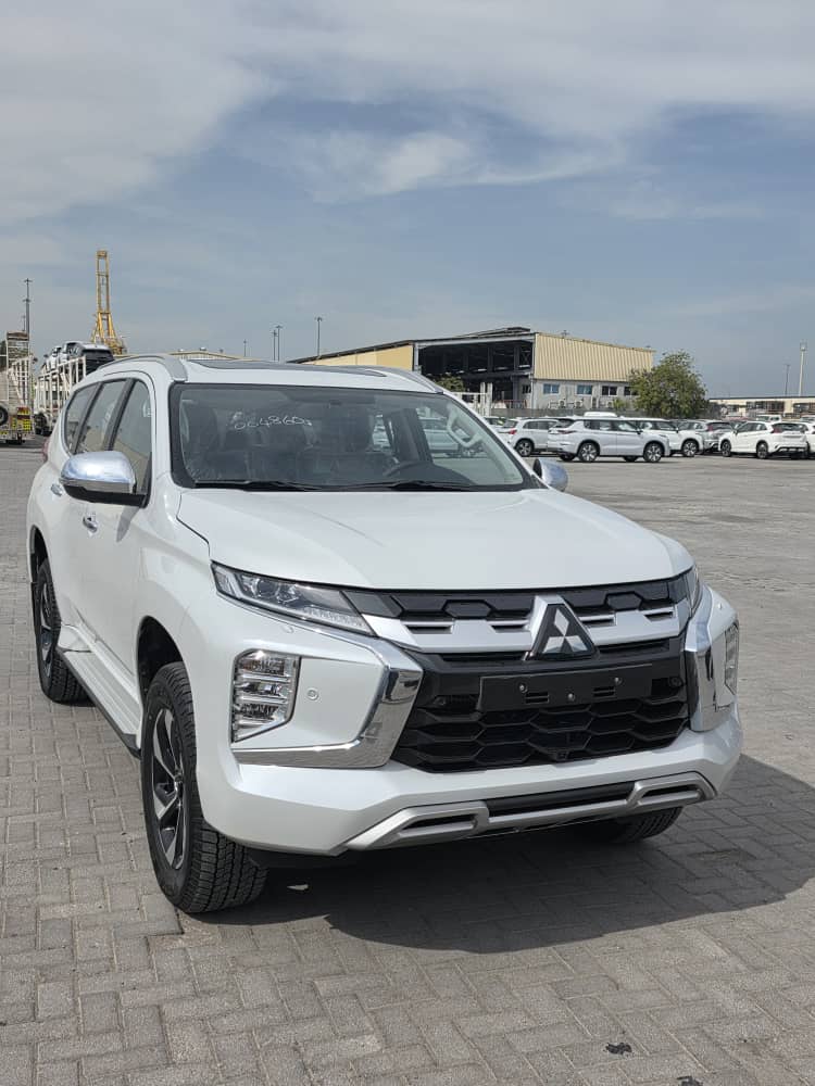 Mitsubishi P-Line03L SUV 4WD, année 2026, comme neuf