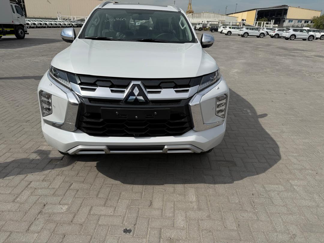 Mitsubishi P-Line03L SUV 4WD, année 2026, comme neuf