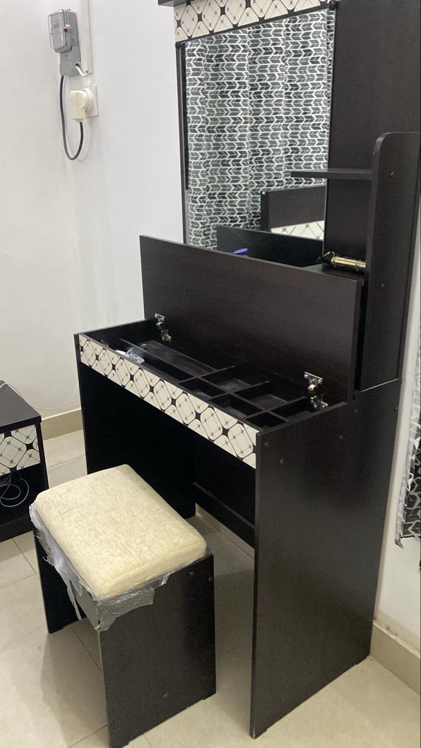 Chambre d\'une personne en excellent état à vendre.