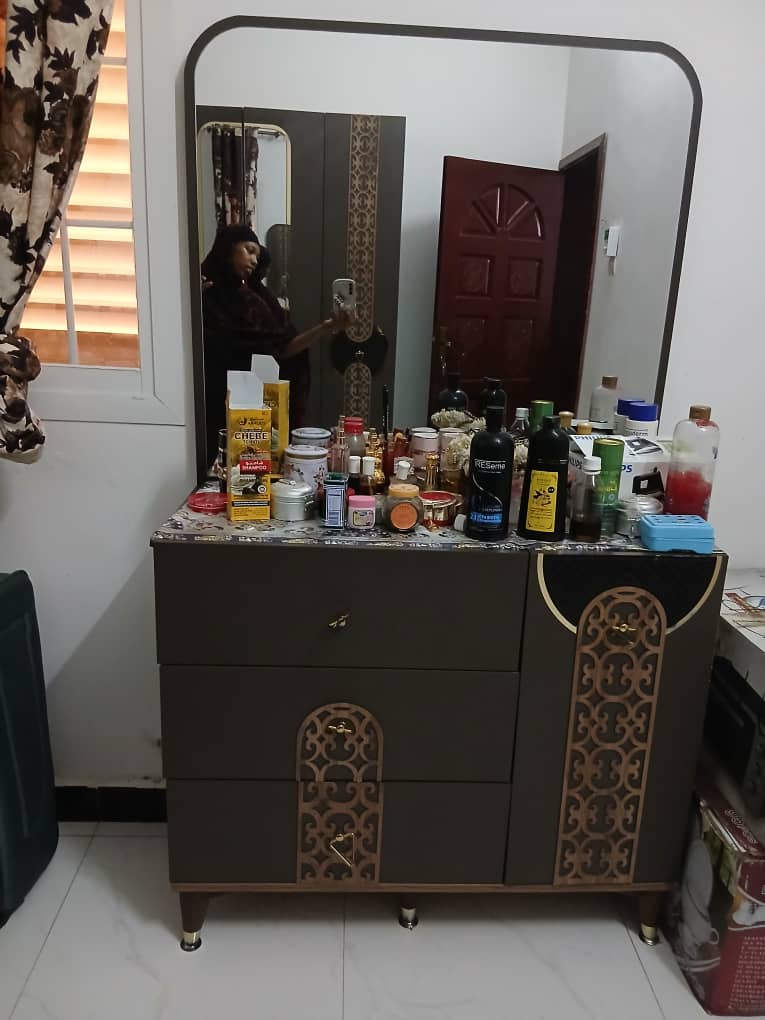 Meubles quasi neufs, très peu utilisés