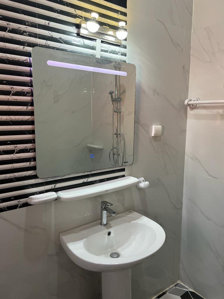 Location immeuble Neuf : 3 Appartements Haut Standing Type F4 à Haramous Sud