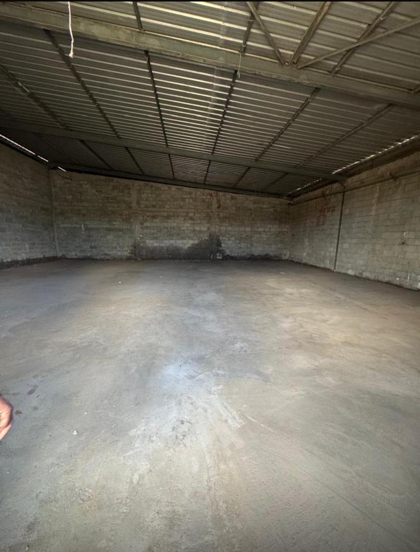 Villas et hangar à louer à Haramous, PK15 et zone sud