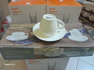 Électroménagers et vaisselle en bon état à vendre