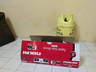 Électroménagers et vaisselle en bon état à vendre