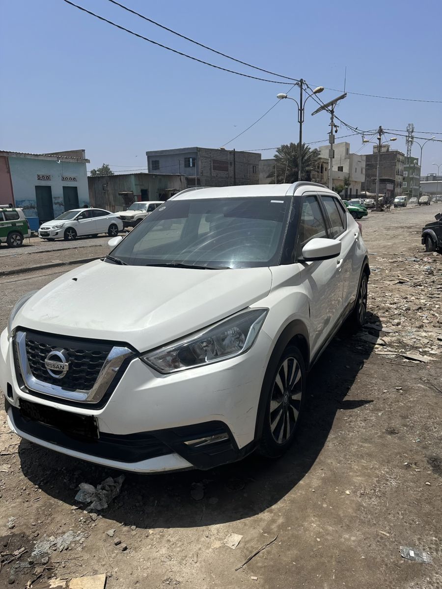 4 VOITURES , HYUNDAI VENUE 2021 & TOYOTA LANDCRUISER PRADO 2021 & NISSAN KICKS 2019, FORTUNER 2019 excellent état