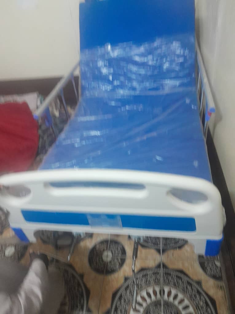 Lit médicalisé neuf - 2 semaines d\'utilisation