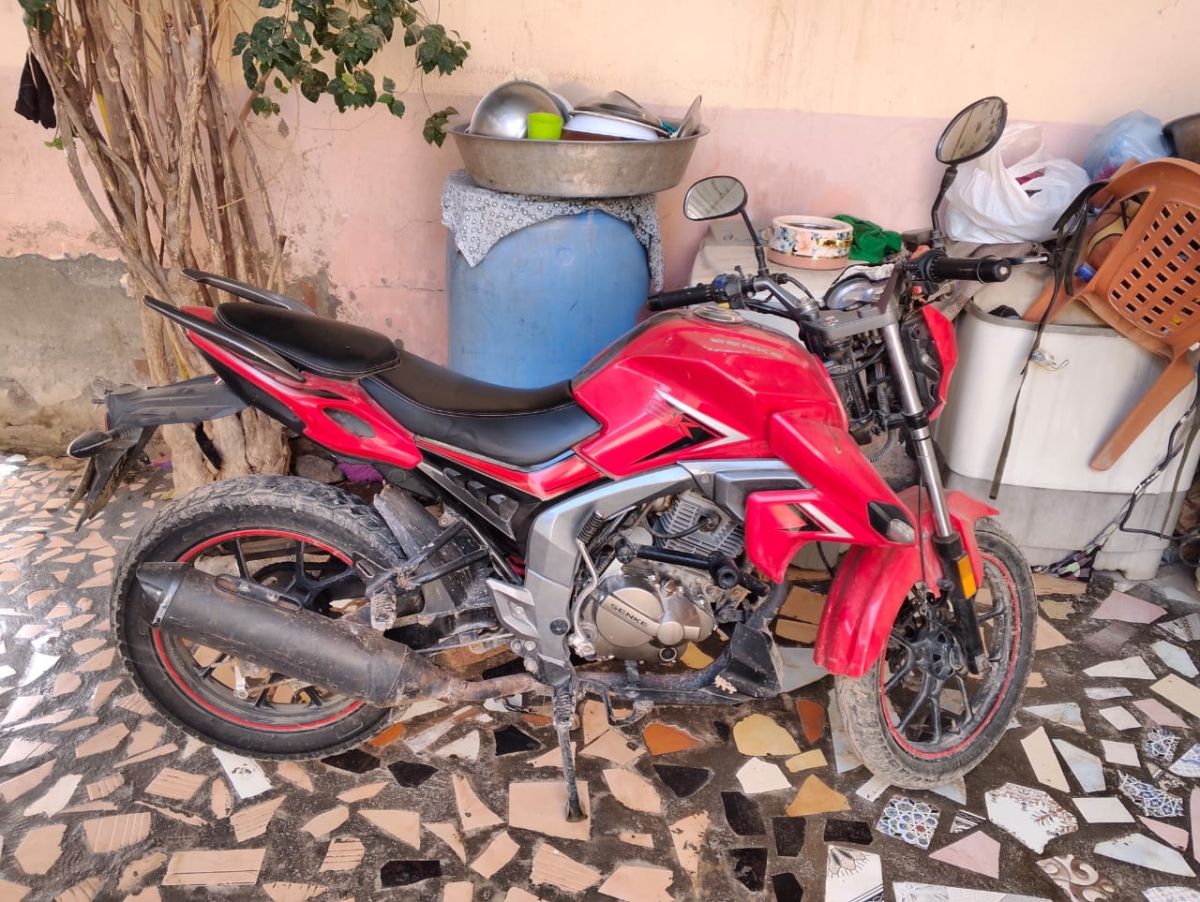 Moto en bon état, idéale pour déplacements quotidiens