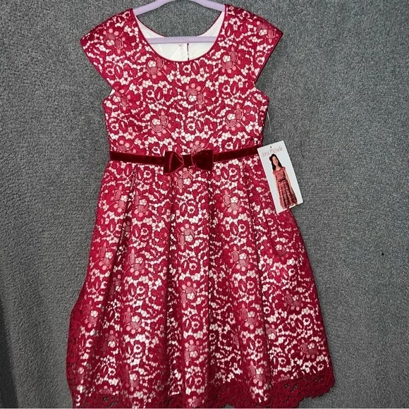 Robe enfant Jona Michelle en dentelle rouge pour les fêtes, taille 6 ans
