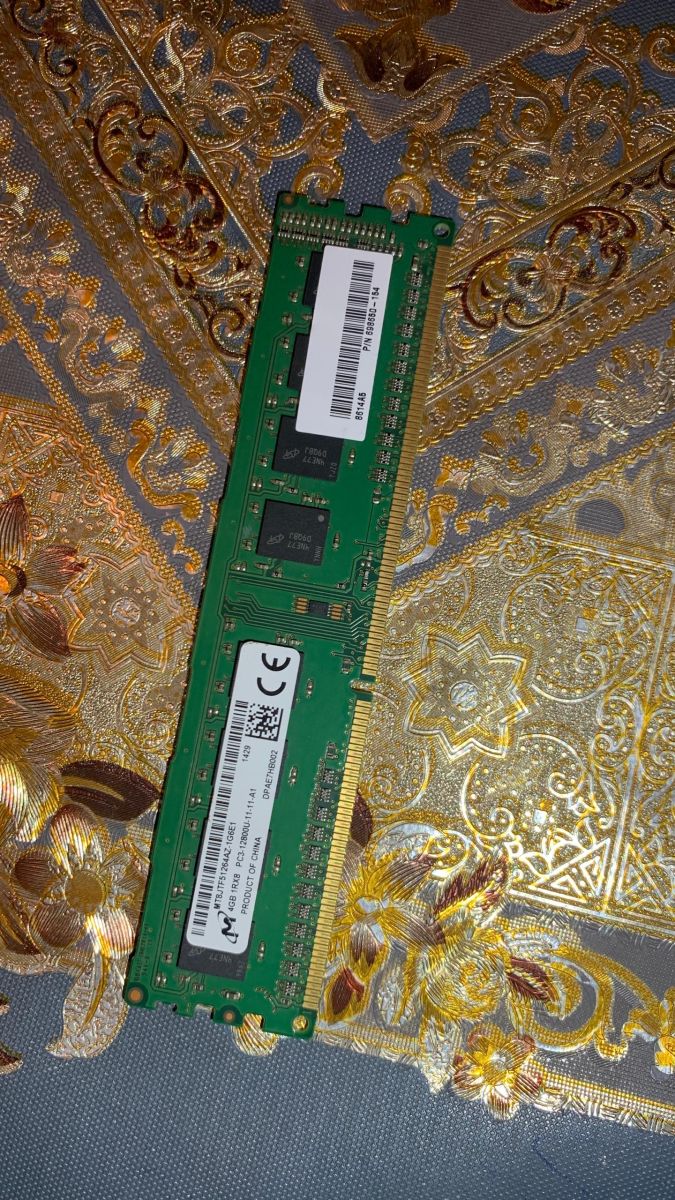 Barrette mémoire RAM Micron Technology DDR3 4Go, 1333 MHz