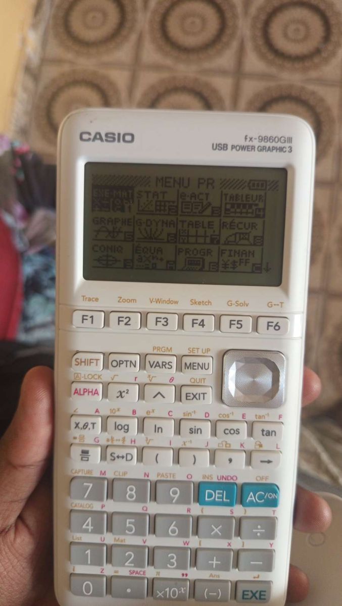 Calculatrice graphique en excellent état - Utilisée 1 mois