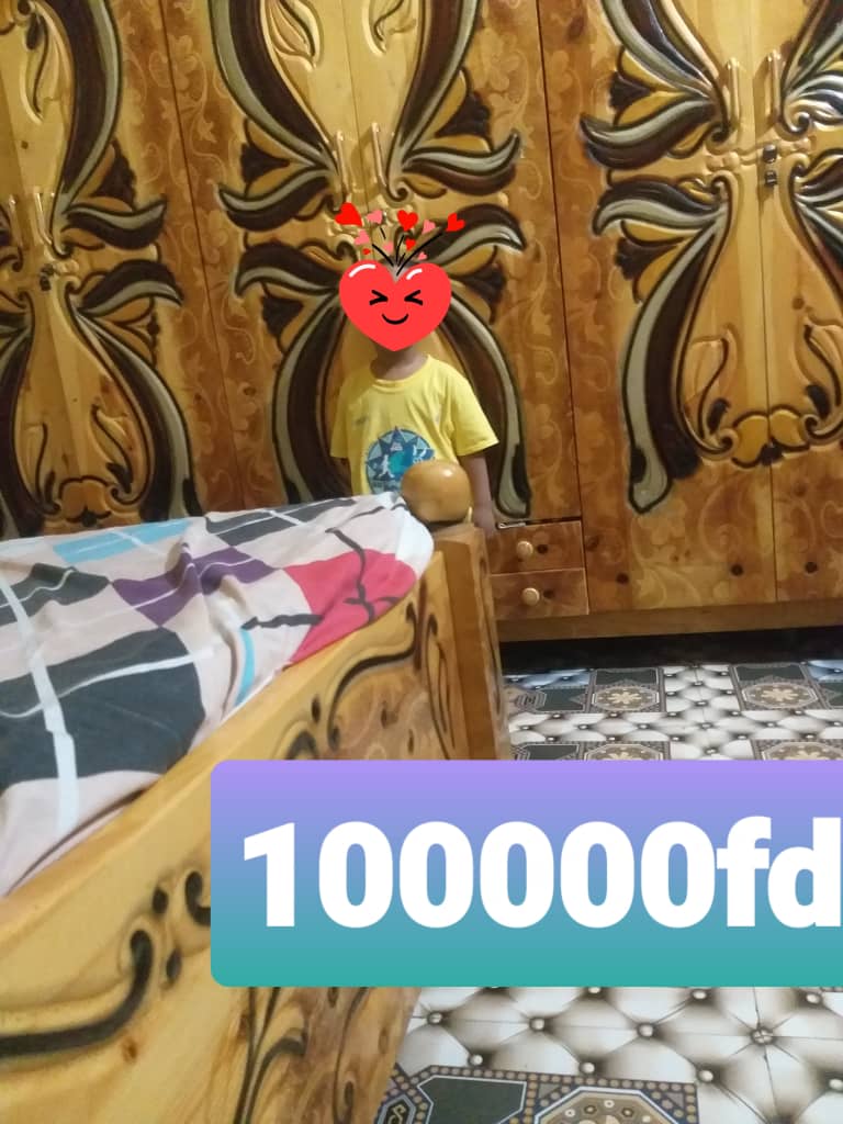 Chambre à coucher en excellent état à vendre