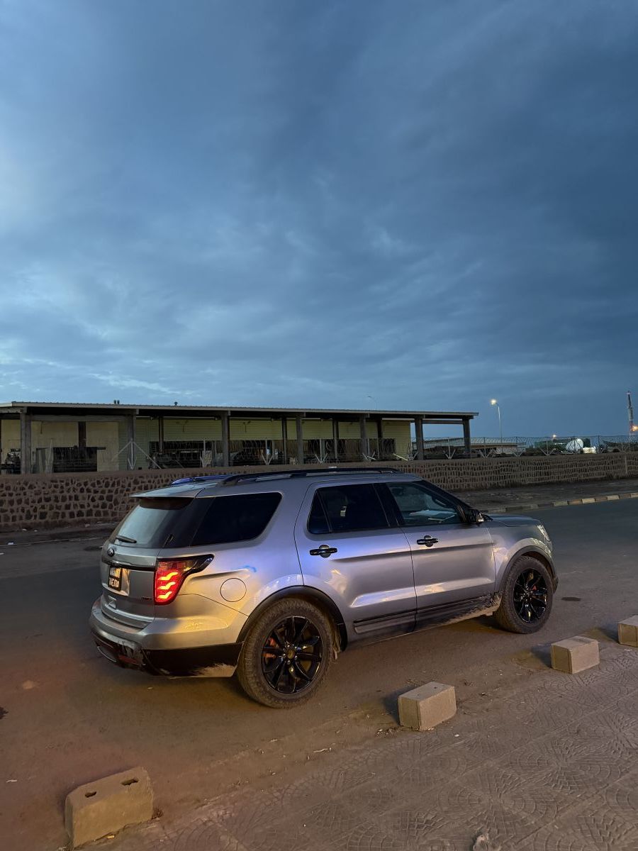 Ford Explorer Luxe 4x4 AWD SUV haut de gamme