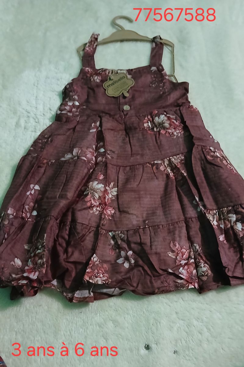 Habits pour petite fille de 1 à 9 ans, provenance Turquie