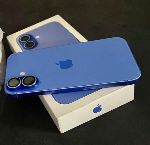 iPhone 16 Violet 128GB, accessoires inclus, prix négociable