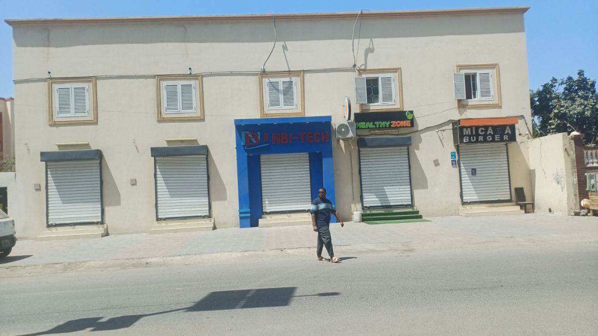 Local commercial 40 m² et appartement F3 à Gabode 2