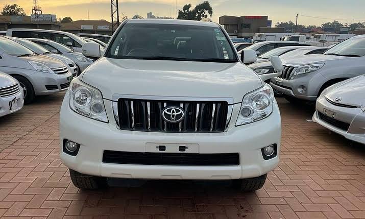 Location Toyota Prado Hilux Hyundai Avante pour mariages et événements avec chauffeur