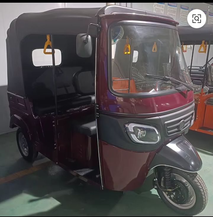 Moto Tricycle Bajaj Kavaki en vente