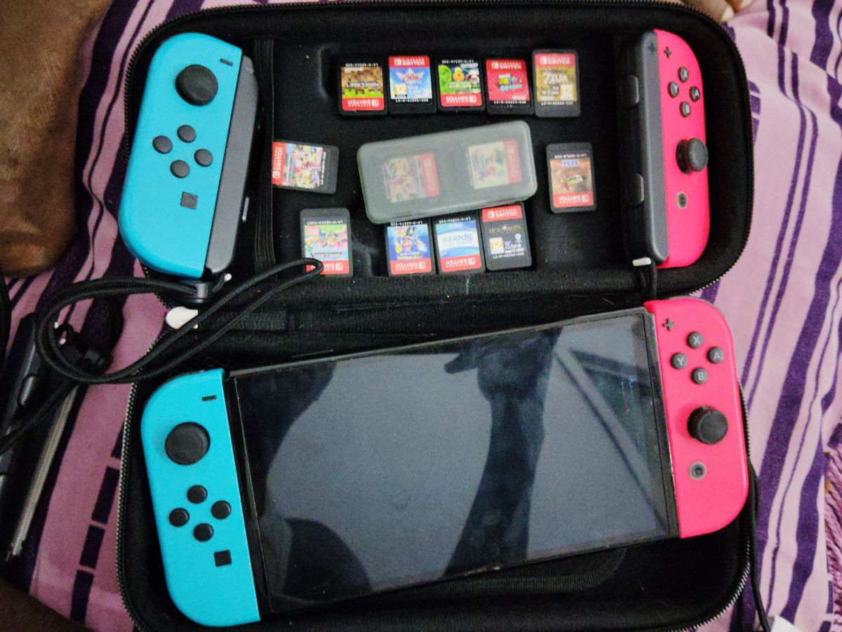 Console de jeu Nintendo Switch en parfait état