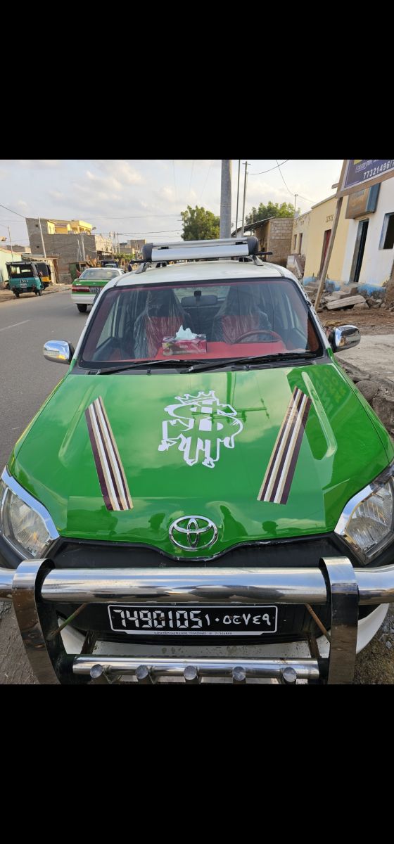 Taxi Probox 2017, bien décoré, essence, excellent état