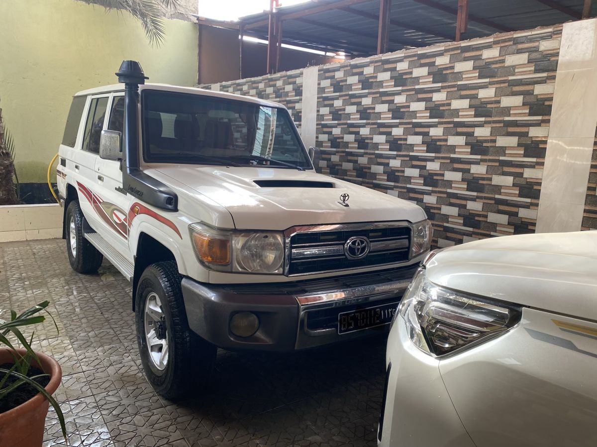Toyota Land Cruiser 76 2017 diesel, 89 247 km