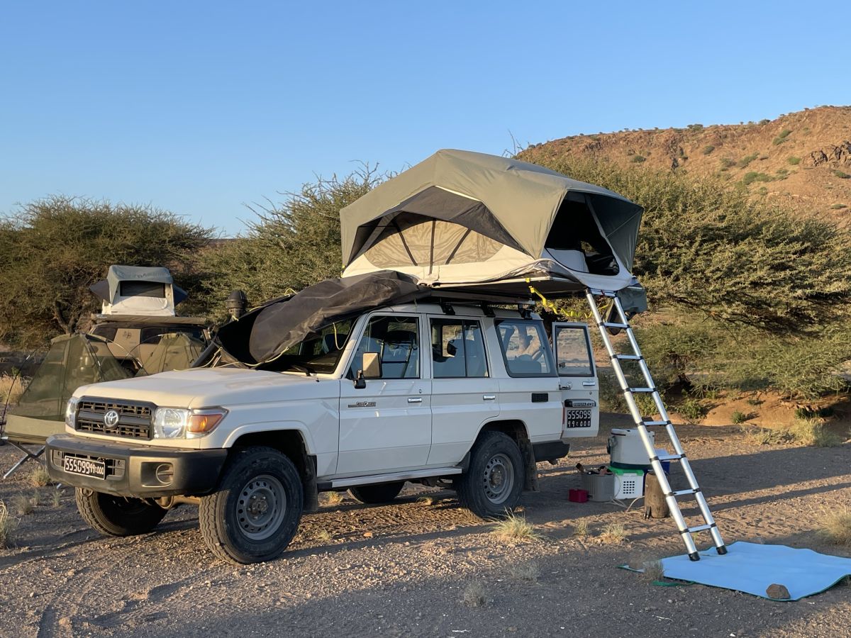 Toyota Land Cruiser HZJ76 2023, faible kilométrage, garantie jusqu\'en 2026